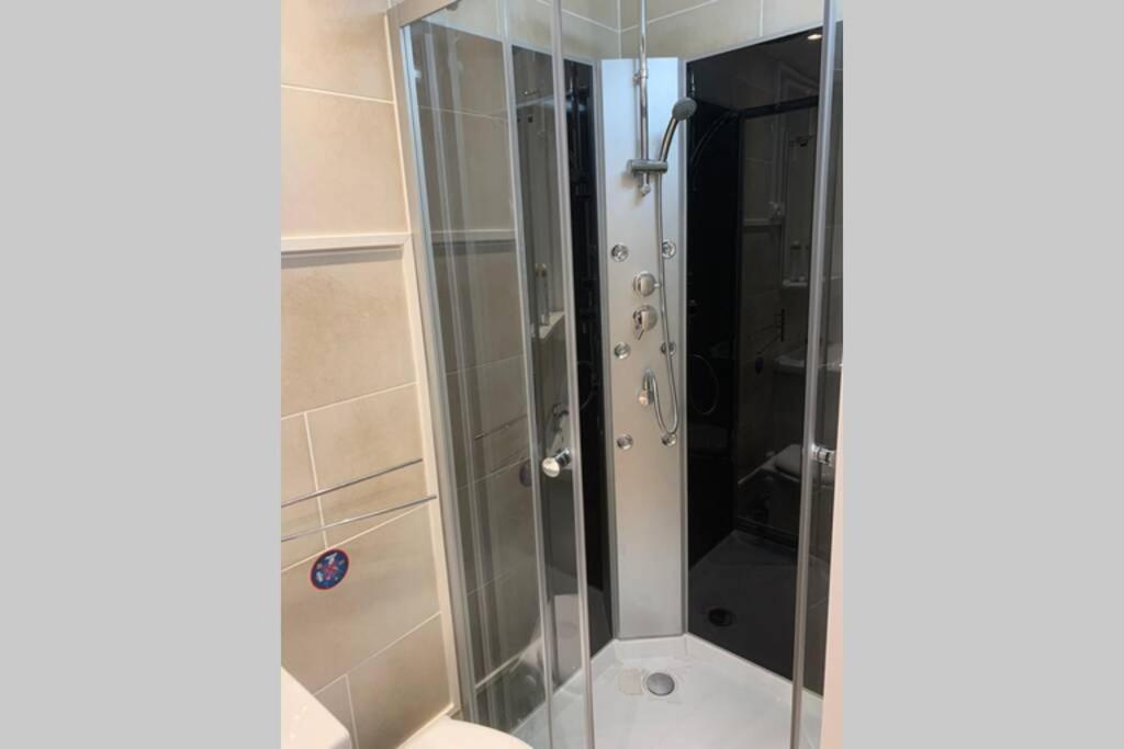 Joli Studio Tout Confort Avec Toutes Commodites 沃昂夫兰 外观 照片